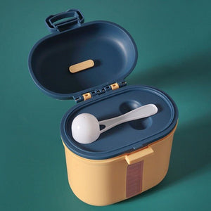 Portable Baby Formula Dispenser | Airtight Milk Powder Storage Box with Crown Lid