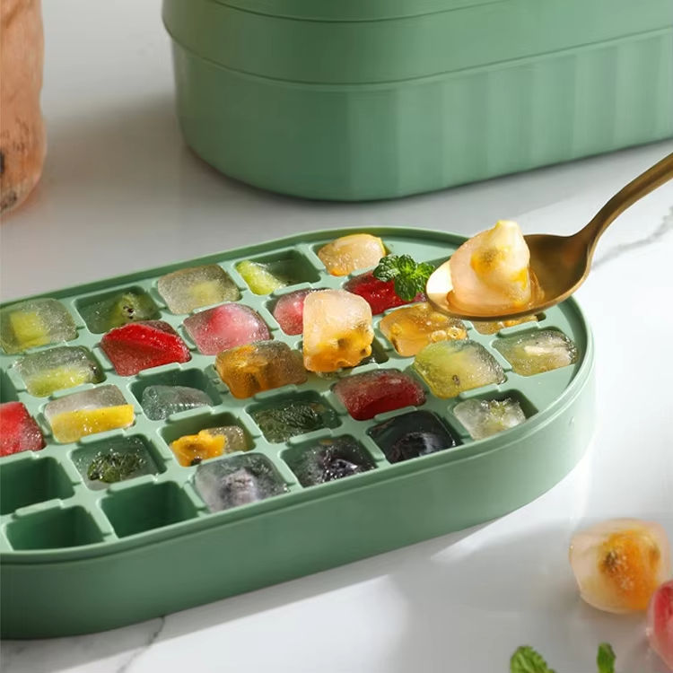 Silicone Ice Cube Tray with Lid | Ice Mold with Storage Compartment