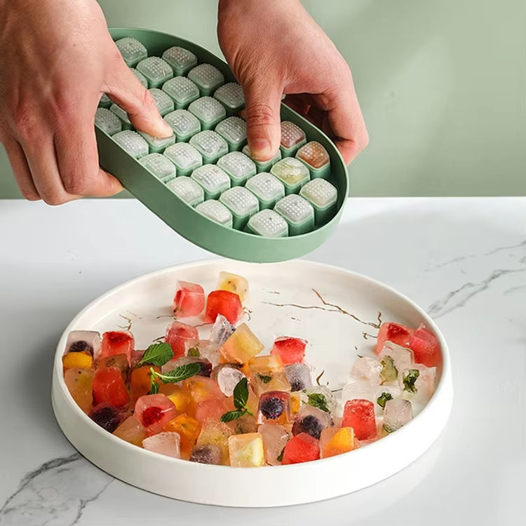 Silicone Ice Cube Tray with Lid | Ice Mold with Storage Compartment